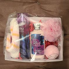 Lotion, Mist, Socks, Bath Ball, And Loofah Bath And Body Works Basket, Slipper Gift Basket, Bath And Body Works Gift Ideas, Bath And Body Works Gift Baskets, Eos Lotion, Baby Shower Game Prizes, Luxury Gift Basket, Essential Oil Mist, Pine Essential Oil