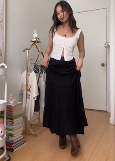 Long Skirt Date Night Outfit, Alt Indie Concert Outfit, Boho Black Skirt Outfit, Fall Black Maxi Skirt Outfits, Cute Outfits With Long Black Skirt, Black Flowy Skirt Outfit Summer, Dark Feminine Spring Outfits, Black Long Flowy Skirt Outfit, Black Midi Skirt Outfit Summer Casual