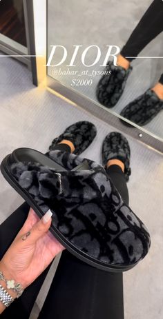 Fluffy Shoes, Pretty Sneakers, Pretty Shoes Sneakers, Shoes Outfit Fashion, Cute Slippers, Cute Sneakers, Estilo Preppy, Parenting Memes, Hype Shoes