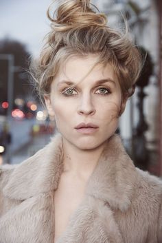 Clemence Poesy Stylish Lady, French Beauty, Penteado Cabelo Curto, Saint Patrick's Day, Great Hair, Hair Colors