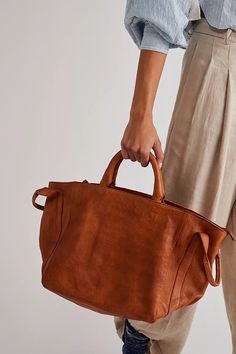 Leslie Leather Tote | Free People Women Tote Bags, Tote Bag Leather Women, Felt Purses, Leather Tote Handbags, Side Purses, Trending Handbags, Bags For Ladies, Leather Weekender Bag, Large Leather Tote Bag