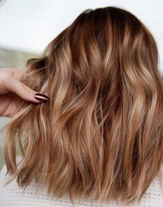 51 Gorgeous Hair Color Worth To Try This Season Low Light Hair Color, Carmel Hair Color, Caramel Blonde Hair, Honey Hair Color, Blond Balayage, Hair Color Caramel, Balayage Blonde, Caramel Hair, Golden Honey