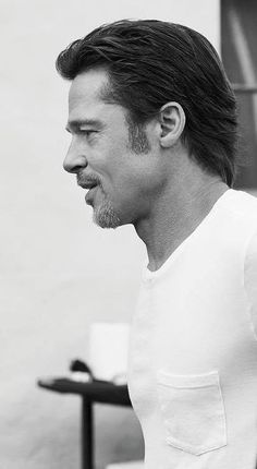 William Bradley Pitt, Brad Pitt Long Hair, Bradley Pitt, Mens Medium Length Hairstyles, Mens Haircuts Medium, Gents Hair Style, Mens Hairstyles Thick Hair