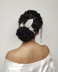 Bridal Hair Updo Curls Naturally Curly, Curled Updo, Bridal Hair Updo, Hair Updos, Naturally Curly, Wedding Hair, Future Wedding, Bridal Hair, Wedding Hairstyles