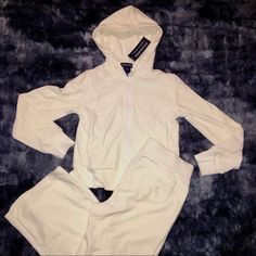 Girls Ralph Lauren Beige Velour Track Suit. Super Cute And Comfy! The Hoodie Has 2 Pockets And The Embroidered Pony On Chest. Hoodie Is A Size Medium. The Pants Have An Interior Adjustable Drawstring And A Back Pocket With The Embroiled Pint On It. Pants Are A Size Large. Waist: 12.5” Inseam: 27” White Hooded Sets For Spring, White Hooded Loungewear Set, Baby Clothes Onesies, Black Sweatsuit, Sweats Set, Boys Tuxedo, Baby Pink Dresses, Ralph Lauren Baby Girl, Ralph Lauren Fall