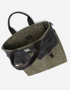 This canvas shopper features coated fabric details and the ruthenium-plated metal tag with logo: Green Tape top handles and calfskin details Outer pockets with calfskin straps Adjustable and detachable tape strap with calfskin details Item comes with a branded dust bag Measurements: H37 x 40.5 x D15.5 cm Made in Italy Designer Coated Canvas Shoulder Bag With Gunmetal Hardware, Coated Canvas Top Handle Shoulder Bag For Business, Business Shoulder Bag With Gunmetal Hardware And Coated Canvas, Business Shoulder Bag With Gunmetal Hardware, Modern Coated Canvas Bags For Business, Modern Business Bags In Coated Canvas, Modern Coated Canvas Bag For Business, Modern Business Bag In Coated Canvas, Modern Coated Canvas Business Bag