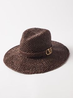 Raffia Hats, Hat Outfits, Stylish Hats, Outfits With Hats, Wide Brimmed, Fashion Sense, Valentino Garavani, Cowboy Hats