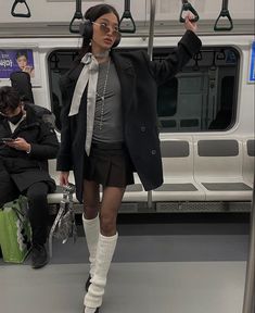 London Subway, Dark Rain, Old Nyc, Japan Outfits, Photography Outfits, Nyc Fits, Japan Outfit, 가을 패션, Outfit Inspo Fall