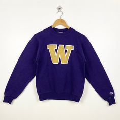 Vintage NCAA University of Washington 'Huskies' Sweatshirt Embroidery Logo Purple Color Men's XS - Made in Honduras Materials : Cotton, Polyester  - Tag Reads : XS Kindly see the actual measurements (All measurements were taken lying flat) - Actual size manual measurements * Width (Armpit to armpit) : 19 inches * Length (Shoulder to end of garment) : 23.5 inches * Sleeve length : 24 inches - Condition : * Good condition 8/10 (80%) * Minor stain refer picture * Free from tear and major defect - S University Of Washington Huskies, Logo Purple, Sweatshirt Embroidery, Washington Huskies, University Of Washington, Embroidery Sweatshirt, Fedex Express, Embroidery Logo, Honduras