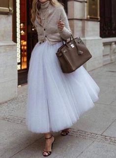 White Tulle Skirt Outfit Winter, White Tulle Skirt Outfit, Spring Style Inspiration, Classy Street Style, White Tulle Skirt, Tulle Long Skirt