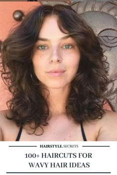 Medium Length Haircut With Layers Wavy, Haircuts For Short Wavy Hair, Cute Summer Haircuts, Wavy Haircuts Medium, Thick Wavy Haircuts, Short Thick Wavy Hair, Medium Long Haircut, Wavy Hair Ideas, Wavy Layered Hair