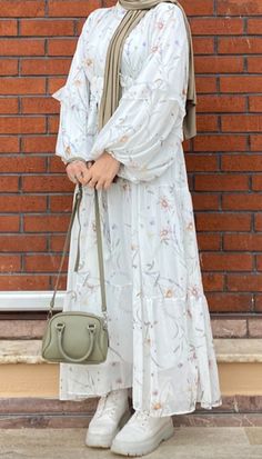 Muslimah Fashion Outfits Dresses, Aesthetic Dress Outfit, Simple Style Outfits, Muslim Outfits Casual, Hijabi Fashion Casual, Diy Vetement, Fashion Top Outfits, Modest Dresses Casual, Ootd Dress