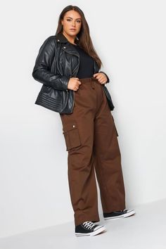 Shop YOURS Curve Brown Wide Leg Woven Cargo Trousers at Yours Clothing. Discover women’s plus size clothing in sizes 10-36 with fast delivery. Brown Cargo Pants Outfit, Realistic Fashion, Curves And Confidence, Brown Cargo Pants, Animal Print Dress Casual, Elegant Wedding Guest Dress, Cargo Pants Outfit, 2025 Fashion, Plus Swimwear