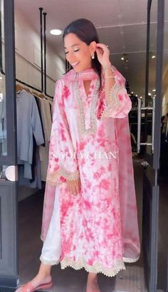 Suit Set Design, Cotton Dress Summer Casual, Shalwar Suit, Eastern Wear, Indian Women Fashion, Pakistani Formal Dresses, Lace Dress Design, Latest Dress Design, Simple Kurta Designs