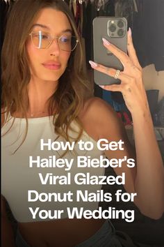 Yes, *those* Hailey Bieber glazed donut nails you're seeing all over Instagram. Chrome Wedding, Chrome Nail Colors, Cute Fall Nails, Purple Chrome Nails, Glazed Donut Nails, Donut Nails, Halloween Nail Ideas, Halloween Manicure, Pink Chrome Nails