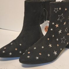 Fashionable Dressy Black Suede Look Ankle Boot With Miniature Stars Scattered. Nwt By Uniionbay. Dark Brown Ankle Boots, Ankle Combat Boots, Boots Fall Ankle, Ankle Cowboy Boots, Platform Boots Women, White Ankle Boots, Brown Boots Women, Tan Booties, Faux Suede Boots