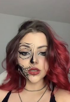 Awesome Halloween Makeup, Halloween Skeleton Makeup, Butterfly Makeup, Halloween Makeup Ideas, Halloween Makeup Scary, Halloween Makeup Inspiration, Swag Makeup