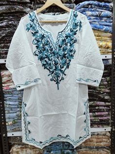 Long Cotton kurti

Fully embroidery 

Size chart :- S,M,L,Xl,2Xl

Length 34.

Price 499 fs💕