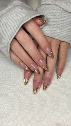 Gold Nails Ideas Square, Gold Tip Square Nails, Square Gold Nails, Minimal Nail Ideas, Nail Extensions Designs, Natrual Nails, Acrylic Nails Yellow, Romantic Nails, Vintage Nails