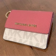 Michael Kors Small Wallet Nwot White Travel Coin Purse With Card Slots, Everyday Michael Kors White Wallet, Michael Kors White Everyday Wallet, Michael Kors White Rectangular Wallet, Michael Kors White Wallets, Elegant Pink Michael Kors Wallet, Michael Kors Pink Wallet, Michael Kors Pink Wallet With Zipper Closure, Bags Michael Kors