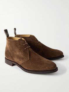 Founded in 1932, R.M.Williams handcrafts its boots at its workshop in Adelaide, Australia. Modelled after chukka styles, this 'Kingscliff' pair is made from supple suede and set on durable rubber soles. They're fitted with a branded pull tab and secure with tonal laces. Suede Shoes Men, Suede Chukka Boots, Suede Chukkas, Botas Chelsea, Adelaide Australia, Chukka Boots Men, Suede Chelsea Boots, Men Suede, Boots Uk