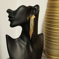 Beautiful And Elegant Gold Color Square And Tassel Dangling Earrings With Hypoallergenic S925 Post. This Pair Will Definitely Add Some Radiance To Your Look Brand New Never Wear Once Bundle And Save Smoke-Free Home Pastel Goth Earrings, Gold Tassel Earrings, White Goth, Vintage Drop Earrings, Goth Earrings, Cute Goth, Stone Dangle Earrings, Lace Earrings, Costume Jewelry Earrings