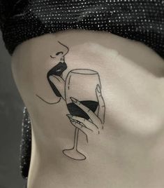 Tatuagem de uma mulher lambendo uma taça de vinho em preto e branco Wine Tattoos, Tattoo Donna, Wine Tattoo, Tato Minimal, Tattoo Ideas Males, Silhouette Tattoos, Flower Tattoo Shoulder, Fantasy Tattoos, Tattoo Designs For Girls