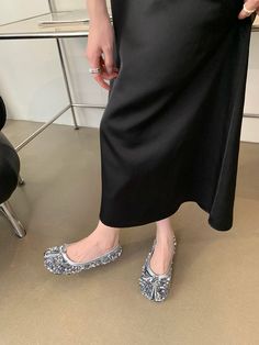 LBSFY - Round Clip Toe Women Flats Loafers Silver Black Shallow Slip On Casual Mules Shoes 2024 New Arrivals Shining Sequined Cloth Size 5.5=35=22.5cmSize 6=36=23cmSize 6.5=37=23.5cmSize 7=38=24cmSize 7.5=39=24.5cm Round Toe Loafers For Evening In Spring, Evening Loafers With Round Toe For Spring, Spring Evening Loafers With Round Toe, Fall Party Slip-on Ballet Flats, Evening Loafers With Flat Heel For Spring, Spring Evening Loafers With Flat Heel, Evening Loafers For Spring With Closed Toe, Casual Round Toe Loafers For Evening, Spring Evening Loafers With Closed Toe