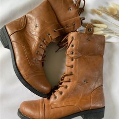 Like New Size 8.5 Ankle Combat Boots, Brown Suede Boots, Brown Ankle Boots, Moto Boots, Girls Sneakers, Mid Calf Boots, High Boots, Brown Boots, Top Sneakers