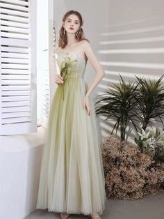 Strapless Green Dress For Homecoming, Green Strapless Dress For Prom, Green Strapless Evening Dress For Banquet, Green Summer Evening Dress For Prom, Green Strapless Sweetheart Neckline Dress For Wedding, Green Summer Evening Dress With Sweetheart Neckline, Green Strapless Tulle Dress, Green Strapless Dress For Prom Banquet, Green Strapless Dress For Banquet During Prom Season