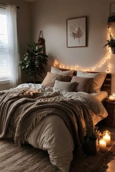 Elegant cozy bedroom with luxurious elements and cozy touches Comfy Bed Inspo Aesthetic, White And Brown Bedding Aesthetic, Cozy Themed Bedroom, Simple Cozy Apartment Aesthetic, Bedroom Ideas Bed In Corner, Bedroom Ideas Brown Bed, Garfield Bedroom, Cosy Bed Aesthetic, Make Bedroom Cozy