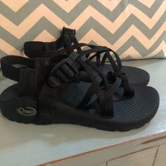 Black Strapped Sandals. Rarely Worn And Look Brand New! Adjust Straps To Fit Your Foot Width. Strapped Sandals, Obx Dr, Chaco Sandals, Chacos Sandals, Chaco Shoes, Granola Girl, Girl Fits, Buckle Sandals, Outfits Ideas