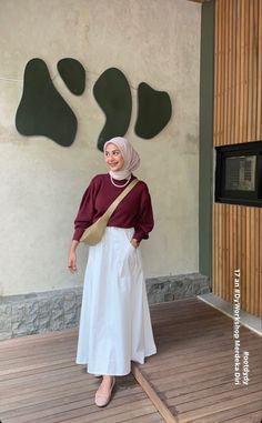 Mix And Match Outfits Hijab Casual, Ootd Kemeja, Skirt Ootd, Rok Outfit, Maroon Outfit, Ootd Hijab Casual, Muslimah Outfit