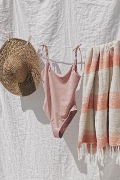 sunhat, swimming suit and towel on hanger Moodboard Inspiration, Mode Tips, Clothing Photography, Trik Fotografi, Pink Tie, Summer Inspiration, Mauve Pink, Pink Ties, Clothes Line