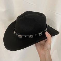 Brand New No Brand Adjustable Strap Inside; Hat Circumference: 57-59cm Also Have 52cm For Small Headed / Kid In My Shop Black Short Brim Hat For Rodeo, Western Black Fedora Hat, Western Style Black Fedora Hat, Black Short Brim Hats For Country Events, Casual Black Fedora For Festivals, Adjustable Black Fedora, Black Felt Hat For The Beach, Trendy Black Hat For Country Events, Casual Black Felt Hat For Rodeo