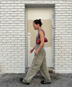 Streetstyle Summer 2023, Emi Jay, Friday Mood, Look Grunge, Summer Style Guide, Halo Hair, Cool Fits, Casual Summer Outfit