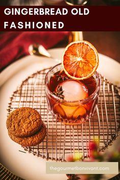 gingerbread old fashioned christmas cocktail. Gingerbread Cocktail, Gingerbread Syrup, Chocolate Martini, Cocktails To Try, Cozy Meals, Old Fashioned Cocktail, Hearty Soups, Classic Cocktails, Cocktail Recipe