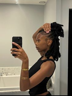 How To Style Coco Twists, Form Hairstyles, Twist Locs Hairstyles, Invisible Locs Styles, Twist Black Women, Invisible Locks, Locs Aesthetic, Loc Knots, Locs Black Women