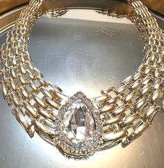 Wonderful Gold lattice Crystal diamanté Necklace.This is a Georgeous  Vintage Choker type Necklace. In good used condition.Eye catcher for sure! Green Wine Glasses, Angel Gifts, Vintage Choker, Gold Crystal, Gold Tone Necklace, Necklace Vintage, Vintage Necklace, Lattice, Gift Necklace