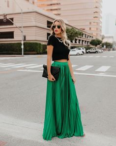 Material:ChiffonStyle:A-line , EmpireFeature:Gradient , Tie-dyedOccasion:Evening , Going out , Casual , Vacation , Bohemia , BeachSeasons:Spring , Summer , Autumn , WinterType:Skirts BottomsColor:BLACK,BLUESize:S,M,L,XL Green Pleated Skirt, Long Skirt Casual, Feminine Skirt, High Waist Long Skirt, Maxi Rok, Rock Outfit, Women Skirt, Chiffon Fashion, Elastic Waist Skirt