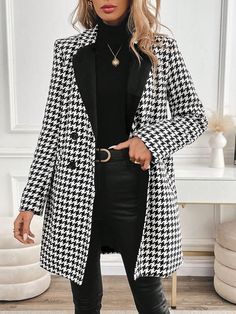 Black Outfit With White Jacket, Long Tweed Coat Outfit, Black And White Womens Outfits, 2024 Work Outfits Women, Black And White Work Outfit, Black And White Blazer Outfit, Houndstooth Dress Outfit, Tweed Coat Outfit, Houndstooth Blazer Outfit