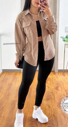 Casual Girly Outfits Jeans, Simple Comfy Outfits For School, Jeans Airport Outfit, Date Night Outfit 2024, Curvy Aesthetic Outfits, Gender Reveal Outfit For Guest, Trendy Curvy Outfits, Modern Mom Outfits, Cute Outfits Women