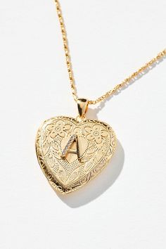 Heart Locket Necklace A Initial Jewelry, Vintage Locket Necklace Gold, Silver Heart Locket Necklace, Locket Heart Necklace, Unique Locket Necklace, Bestie Christmas, Merry Chrysler, Unique Locket, Locket Gold