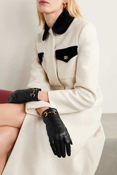 Designer Winter Gloves: The Most Aesthetic Essentials Of The Season - The Mood Guide Gloves Outfit Classy, Leather Gloves Outfit, Gloves Outfit, Black Gloves, Looks Street Style, Old Money Style, Looks Chic