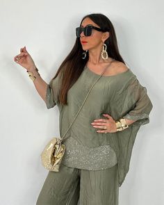 Traje casual de gasa con lentejuelas de verano para mujer. Elegant Two-piece Party Tops, Elegant Two-piece Top For Party, Trendy Non-stretch Party Sets, Elegant Stretch Sets For Summer, Summer Night Out Sequined Sets, Non-stretch Summer Party Sets, Suit For Women, Traje Casual, Linen Style