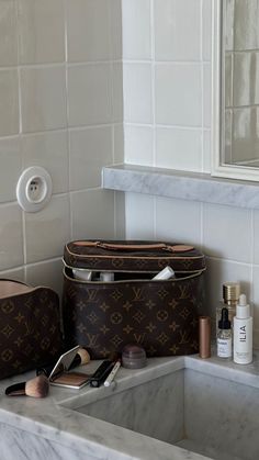 Designer Vanity Bag, Aesthetic Toiletries, Rich Moodboard, Luxury Wishlist Ideas, Luxury Bathroom Aesthetic, Luxury Makeup Vanity Beauty Room, Luxury Skin Care Aesthetic, Luxury Makeup Bag, Luxury Makeup Room