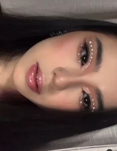 Gem Makeup, Concert Makeup, Cute And Aesthetic, Rhinestone Makeup, Doll Eye Makeup, Rave Makeup, Swag Makeup, Ethereal Makeup, Makijaż Smokey Eye