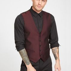 Rust Burgundy Black Wedding, Black And Maroon Suit, Burgundy Groomsmen Attire, Red Vest Outfit, Alternative Groom Attire, Vest For Men Wedding, Groomsmen Attire Black, Wine Suit, Rustic Groomsmen Attire