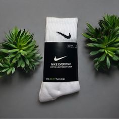 Offers Are Automatically Accepted If Its Not A Low Ball Offer & Its Fair Feel Free To Comment & Ask Me Anything Nike Crew Socks With Dri-Fit Technology Men’s 6-8 Women’s 6-10 White Sporty Everyday Socks, Casual White Nike Socks, Nike White Anti-odor Socks, Nike Sports Socks In Cotton, Nike Crew Socks, Socks Nike, Socks Packaging, Nike White, Ask Me Anything