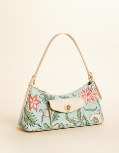 Sabine Shoulder Bag Hamilton Floral Block Print from Spartina 449 Unique Purses And Handbags, Fun Purses, Cute Bags And Purses, Cute Shoulder Bags, Gift Ideas Women, Pretty Tote Bags, Boho Shoulder Bag, Cute Shoulder Bag, Mulberry Bag